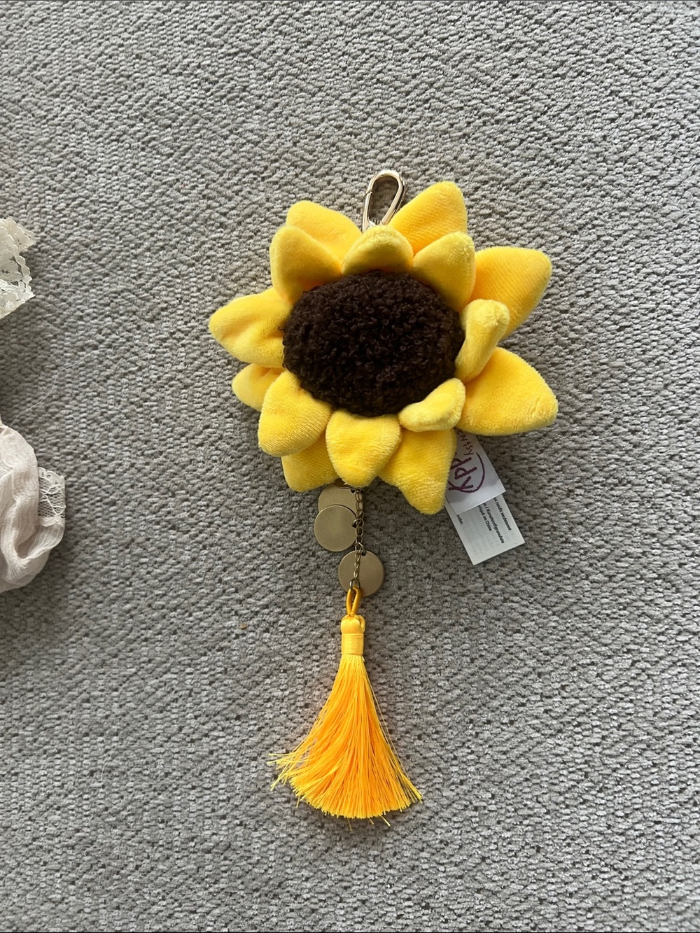 BLOOMING BUDDIES SASSY SUNFLOWER -
Yellow Sunflower Keychain Charm with Tassel